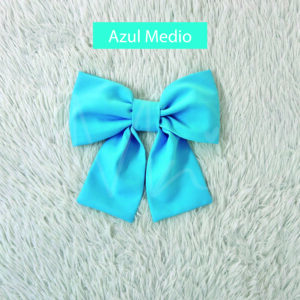 Moño de tela azul medio