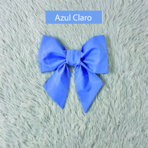 Moño de tela azul claro
