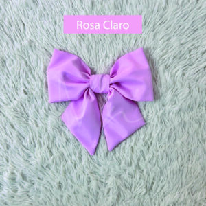 Moño de tela rosa claro