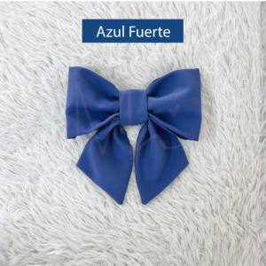 Moño de tela azul fuerte